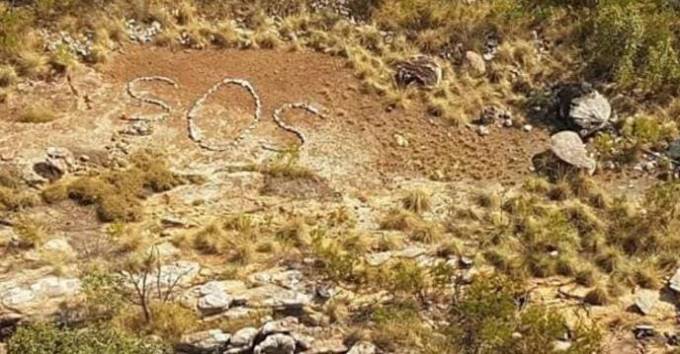 В Австралии разгадали загадку появления таинственной надписи «SOS», выложенной из камней на отдалённой части побережья.