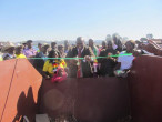 Министр финансов Зимбабве торжественно перерезал ленточку на мусорном бачке