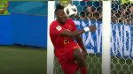 Бельгийский нападающий отпраздновал гол в ворота англичан, поразив мячом своё лицо (Видео)