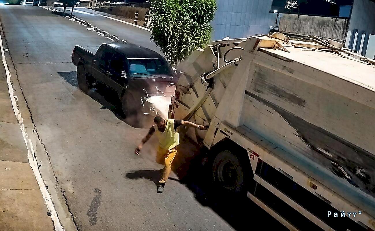 Мусорщик успел спастись и чудом не был раздавлен пикапом в Бразилии ▶️