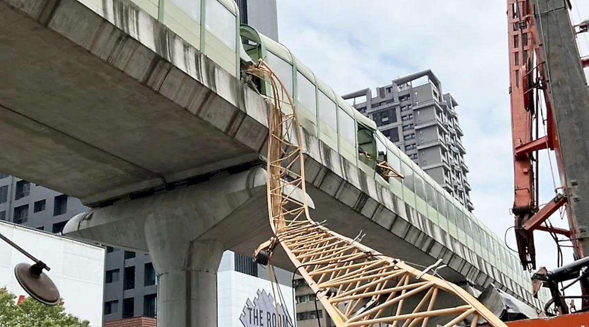 Стрела крана обрушилась на вагоны в метрополитене Тайваня