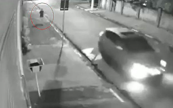 Пешеход устроил забег по тёмной улице и избежал ограбления в ЮАР (Видео)