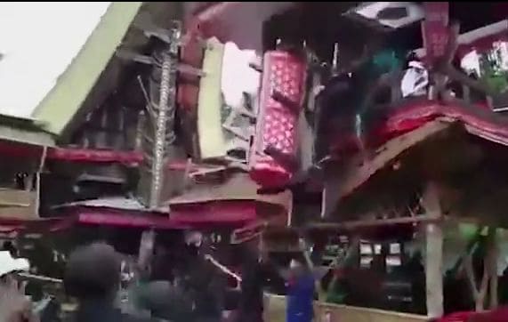 Индонезиец погиб под гробом своей матери (Видео) Индонезиец погиб под гробом своей матери (Видео)