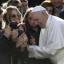 Наглый подросток застал врасплох папу римского, сделав селфи - снимок с понтификом 1