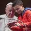 Наглый подросток застал врасплох папу римского, сделав селфи - снимок с понтификом 2